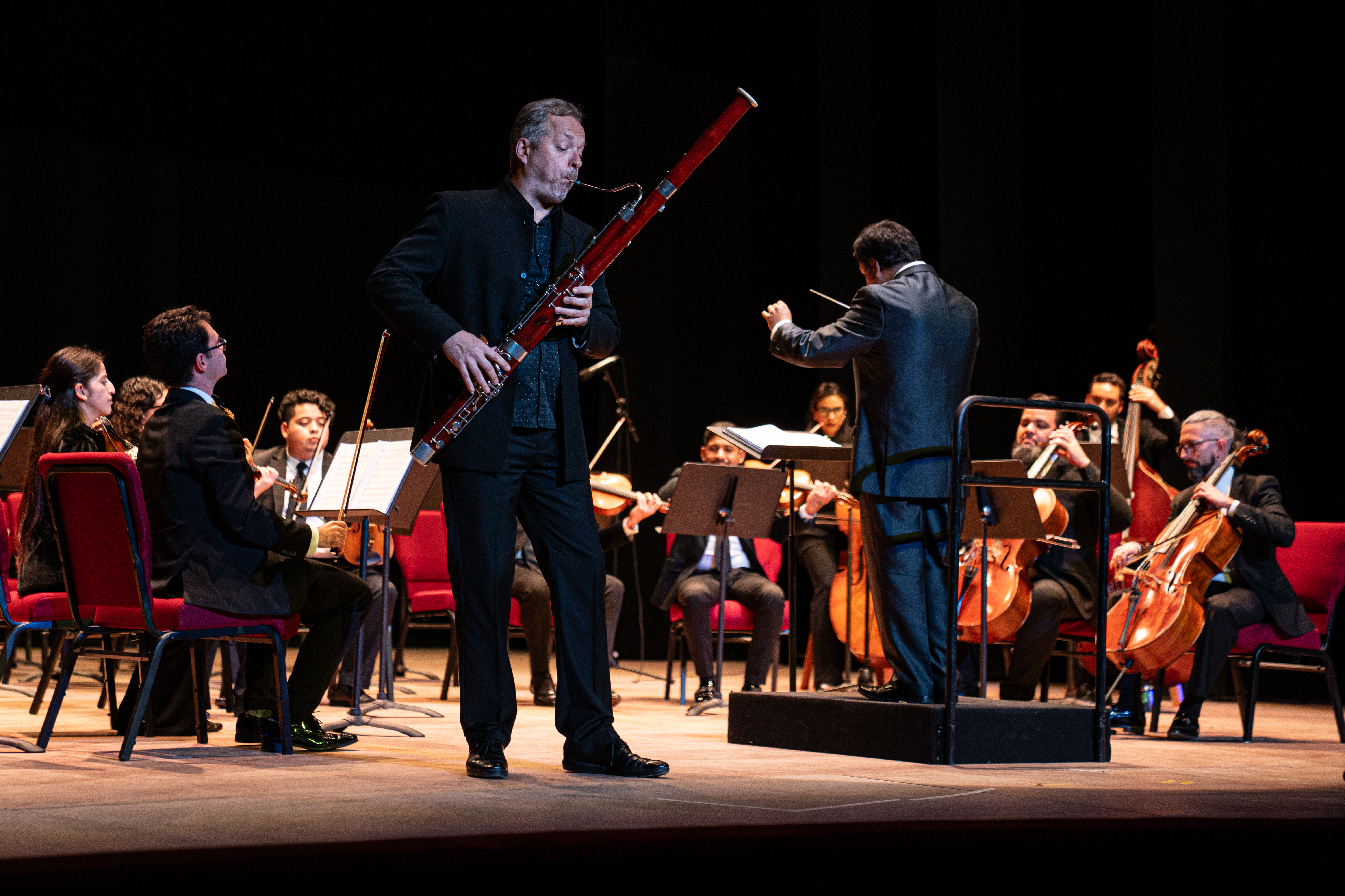 Músicos de la Orquesta Regional de Tarapacá en concierto